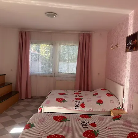 Apple Guest house